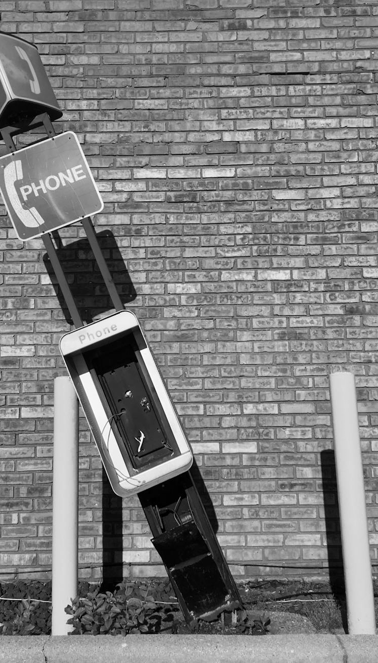 CORNER PHONE
