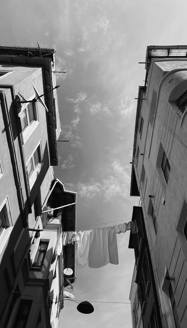 LAUNDRY LINE