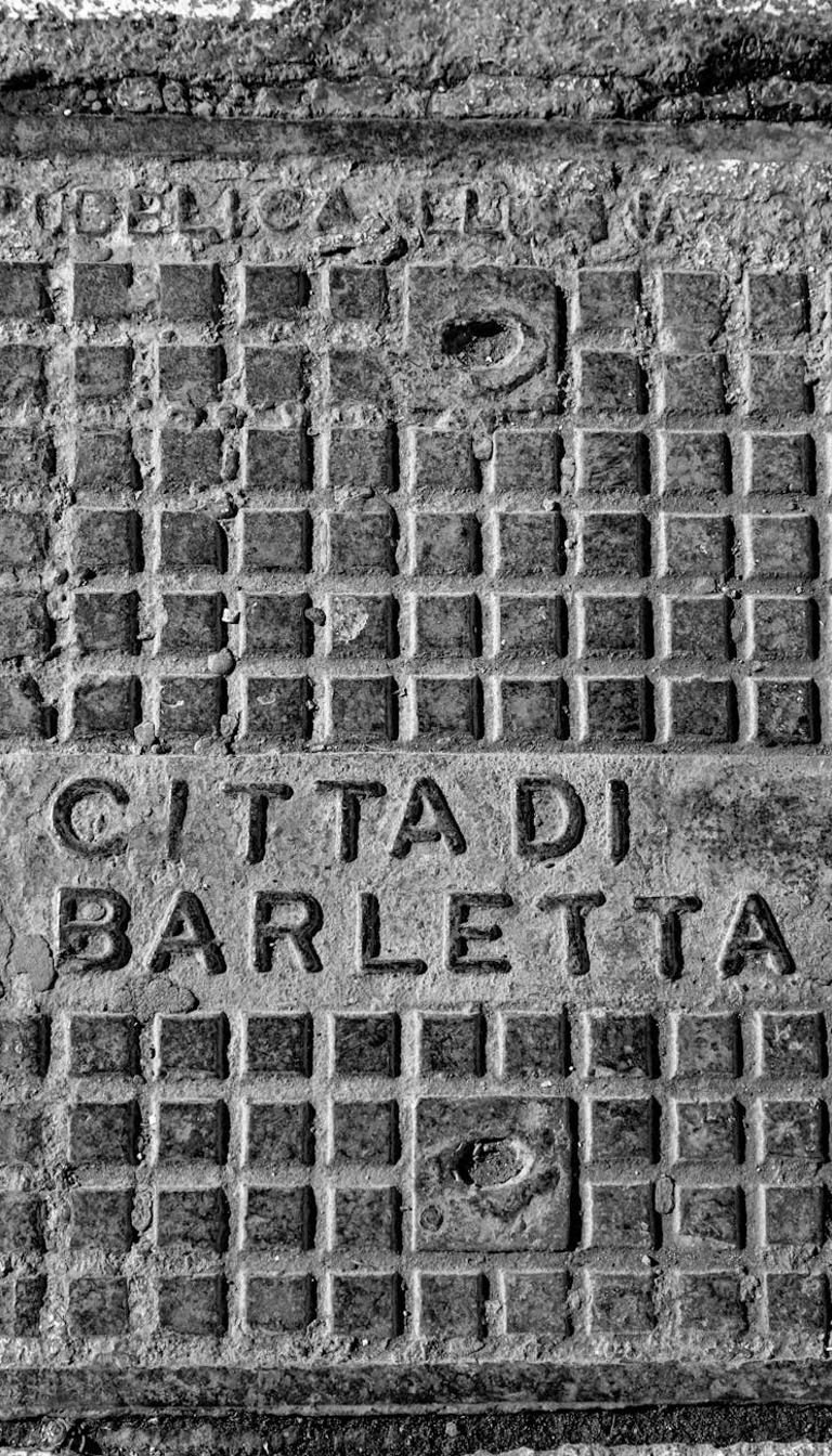 MANHOLE COVER